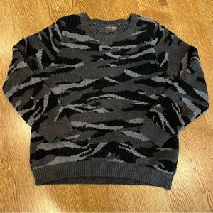 Barefoot Dreams Camo CozyChic  Crewneck Long Sleeve Sweater Women’s  Size XL